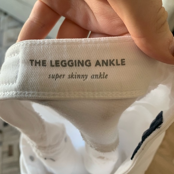 AG- the legging ankle Super skinny white jean. Size 24R - Picture 5 of 7